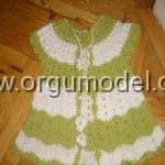 Yeşil Beyaz Örgü Bebek Yeleği.